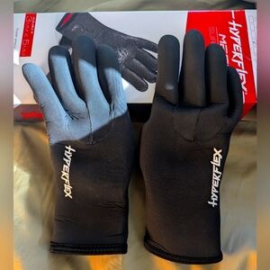 Hyperflex 5mm Wetsuit Surf Gloves  New - Never Worn Size Large